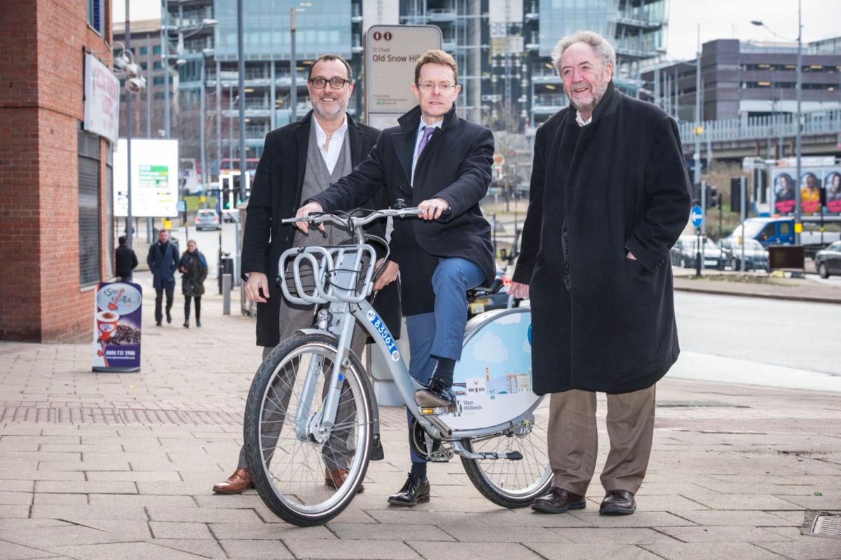 Andy Street (centre) has championed the Boris bike scheme