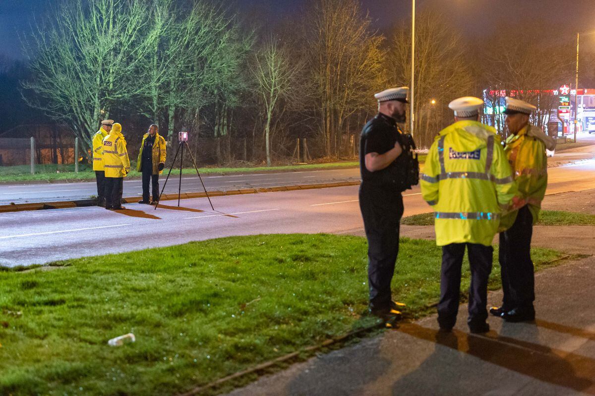 Police officers worked at the roadside for several hours after the crash. Image: @SnapperSK