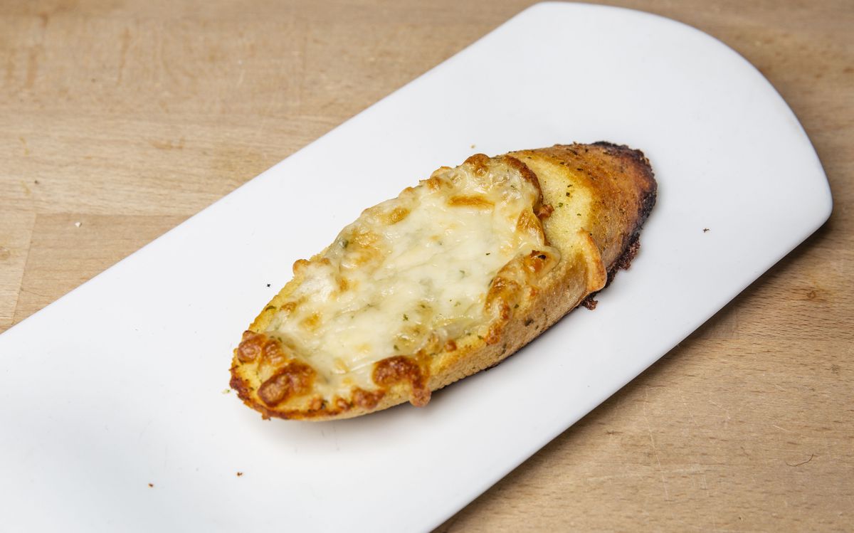 garlic bread with cheese
