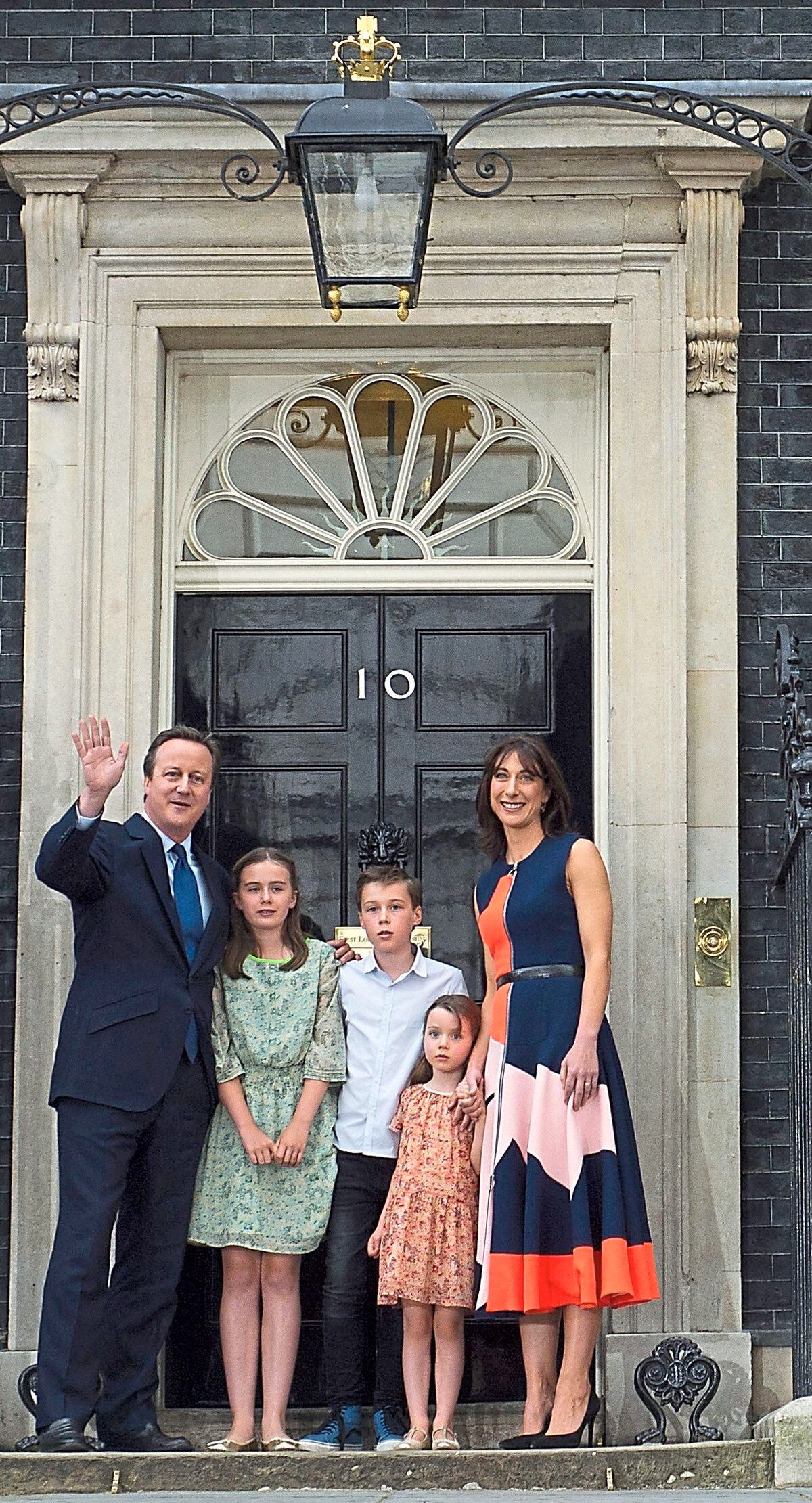 Loser David Cameron and family wave goodbye