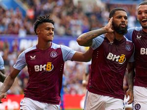 Aston Villa eased to victory at home to Everton 
