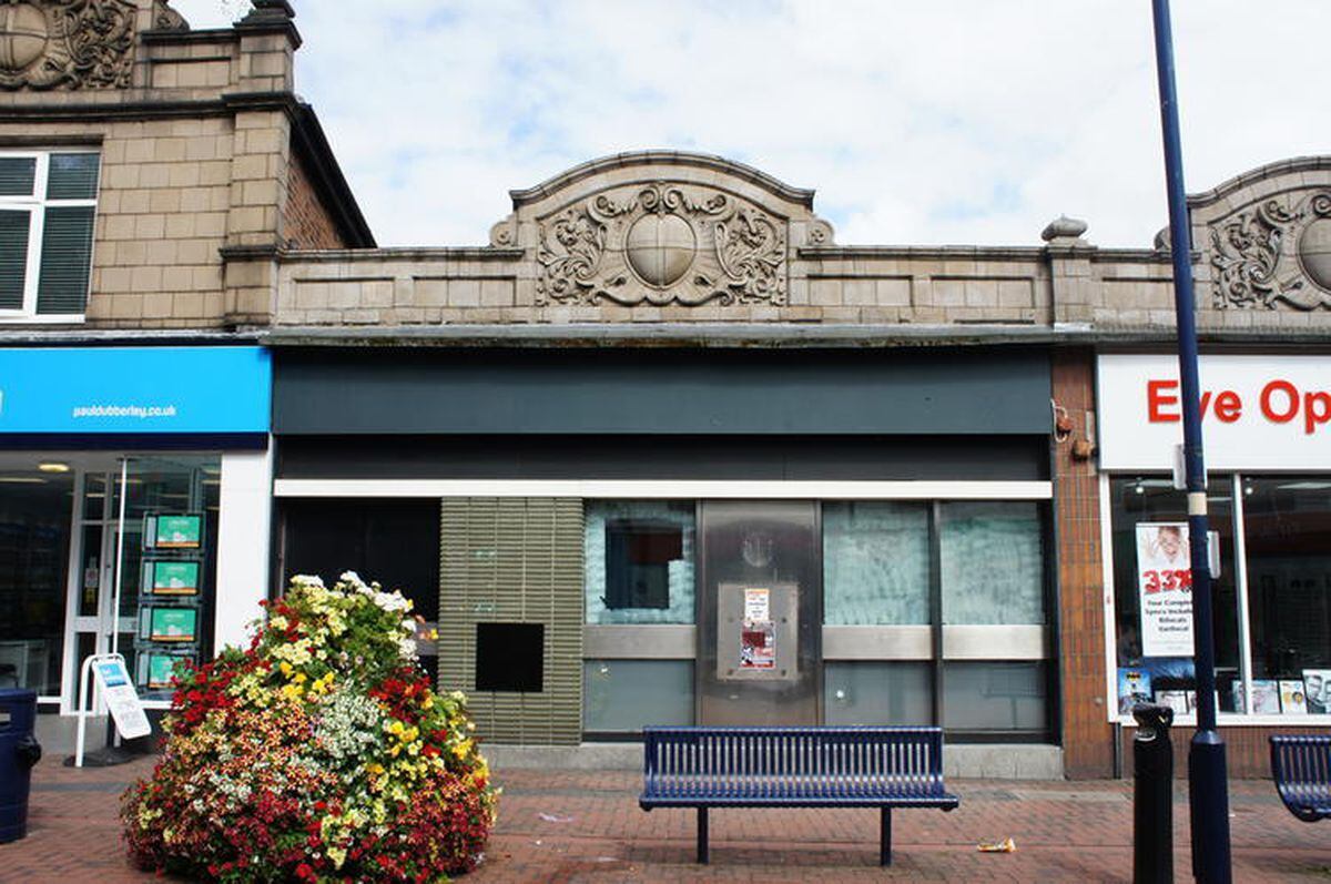 For sale - closed Natwest branch in Bilston