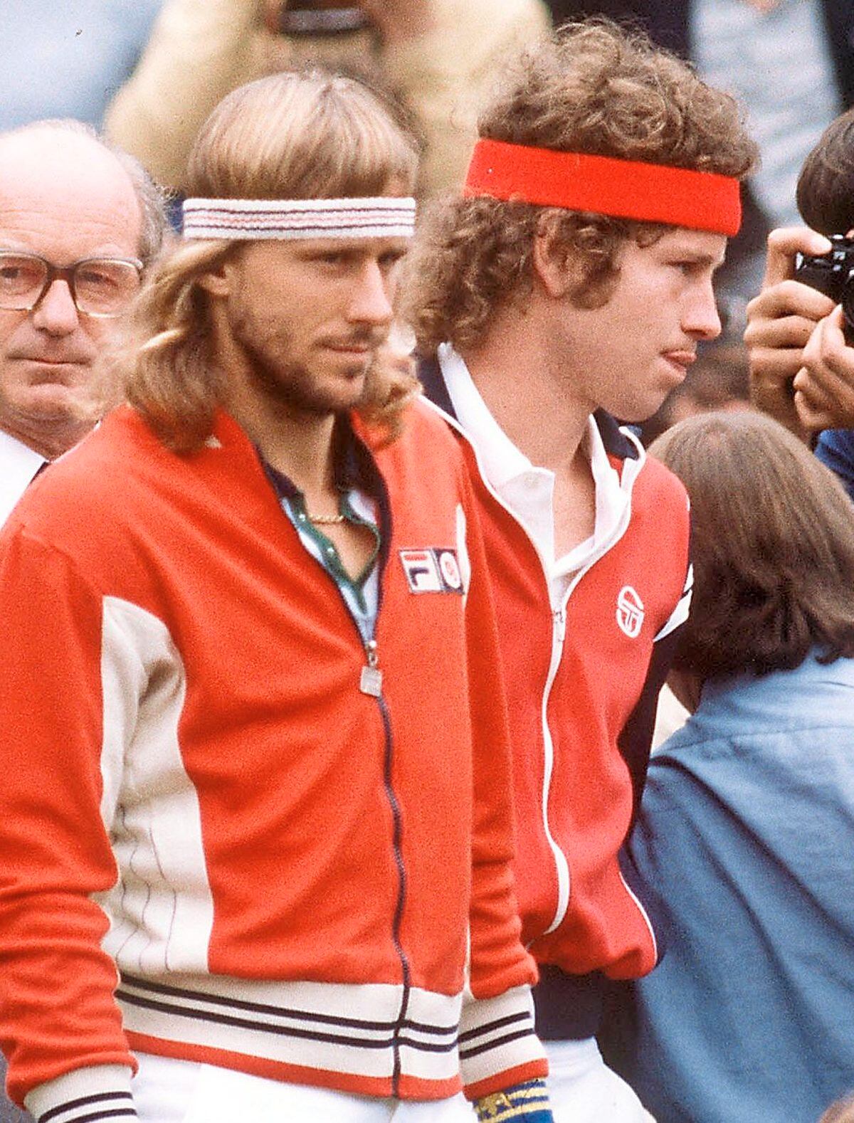 Bjorn Borg y John McEnroe después de la final de individuales masculinos de 1980 en Wimbledon