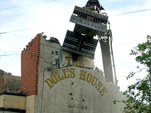 Eyesore Dolls House pub in Oldbury demolished