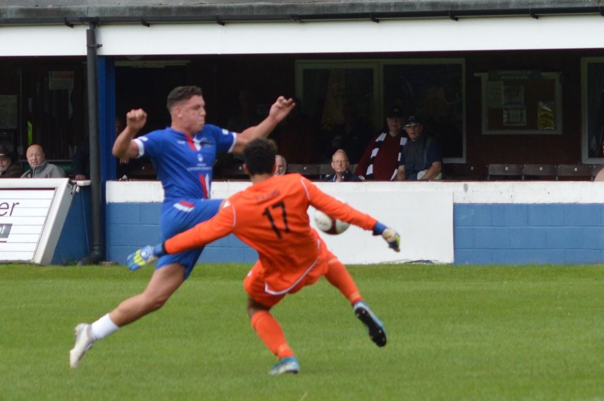 Chasetown take on Hednesford (Photos: Paul Mullins)