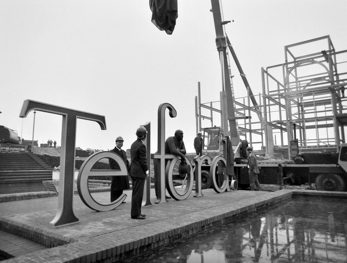 The unveiling of the Thomas Telford sculpture in Civic Square, Telford, on April 8, 1988. 