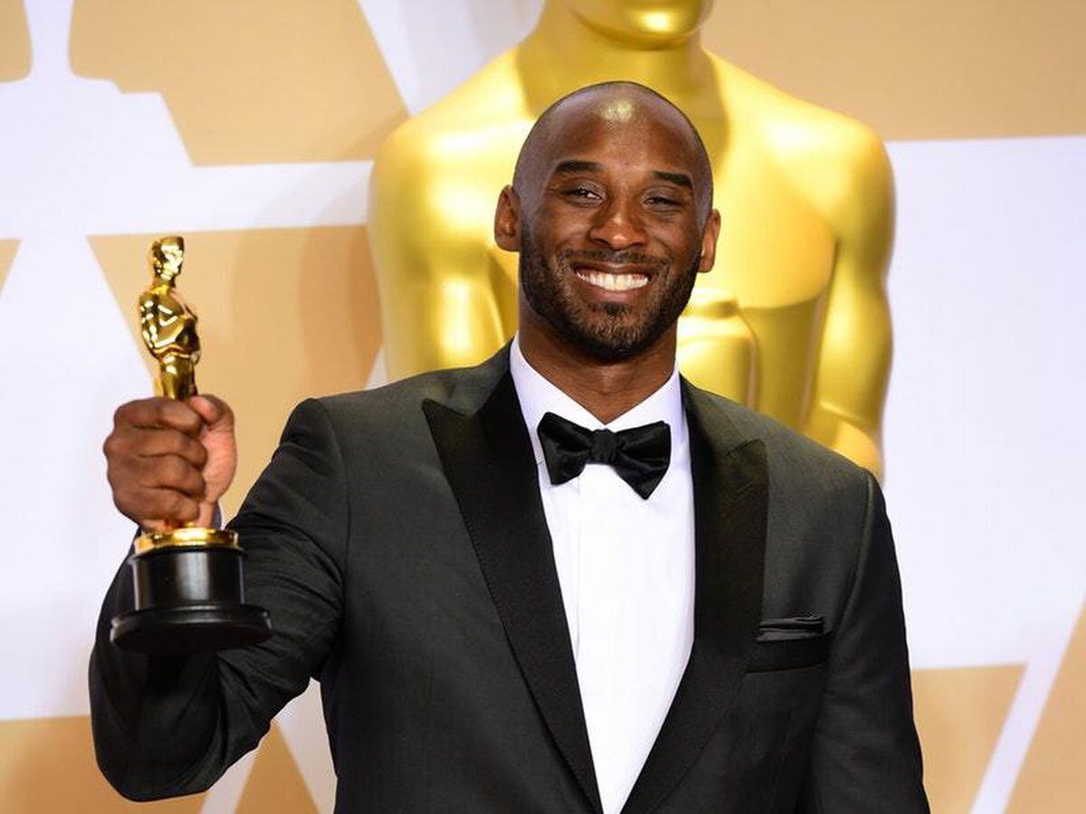 Celebrities pay tribute as basketball star Kobe Bryant dies in