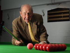 Rex Williams at Pockets Snooker Club, Kidderminster