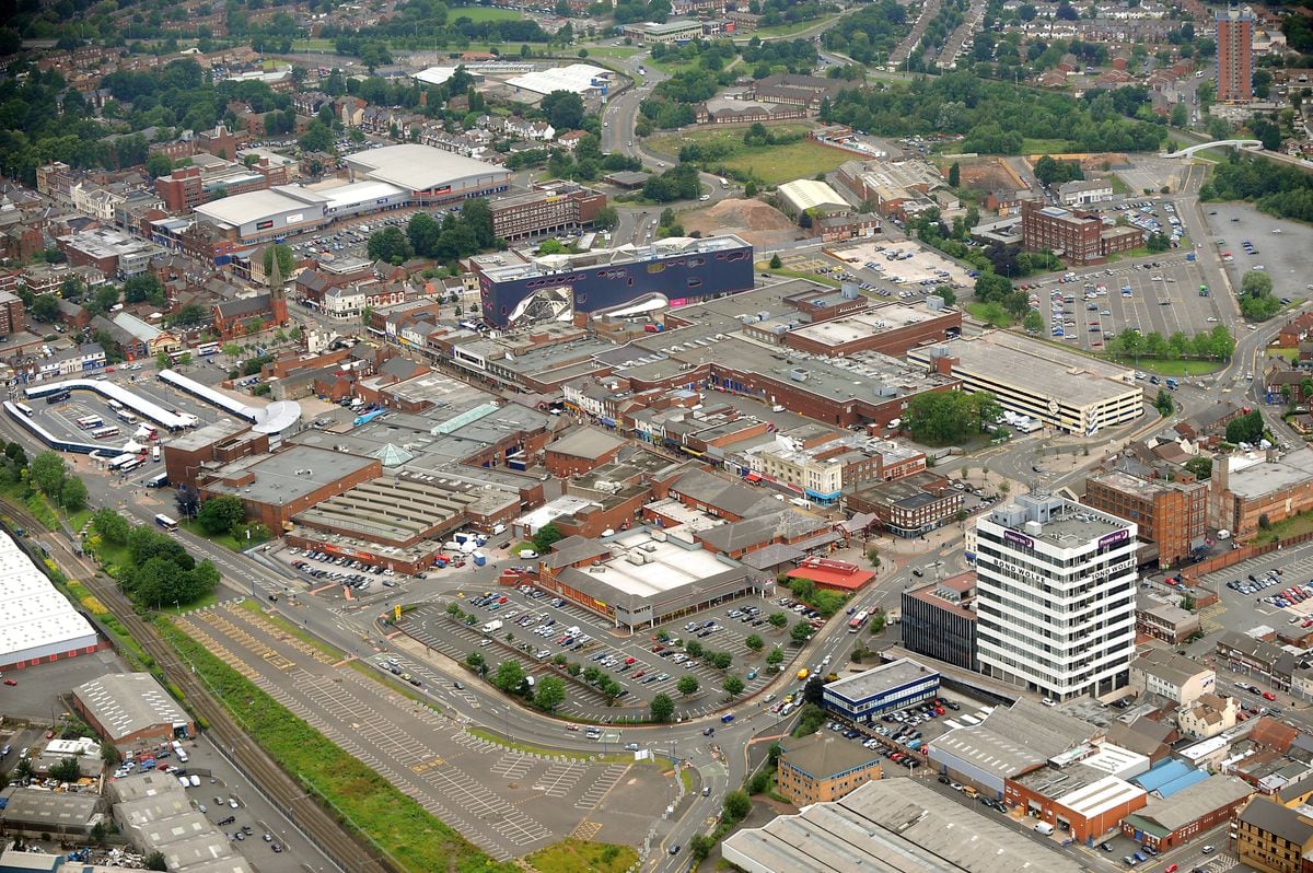 SANDWELL PIC  COPYRIGHT EXPRESS&STAR TIM THURSFIELD 08/07/09 An aerial pic over West Bromwich town centre..  (28147846)