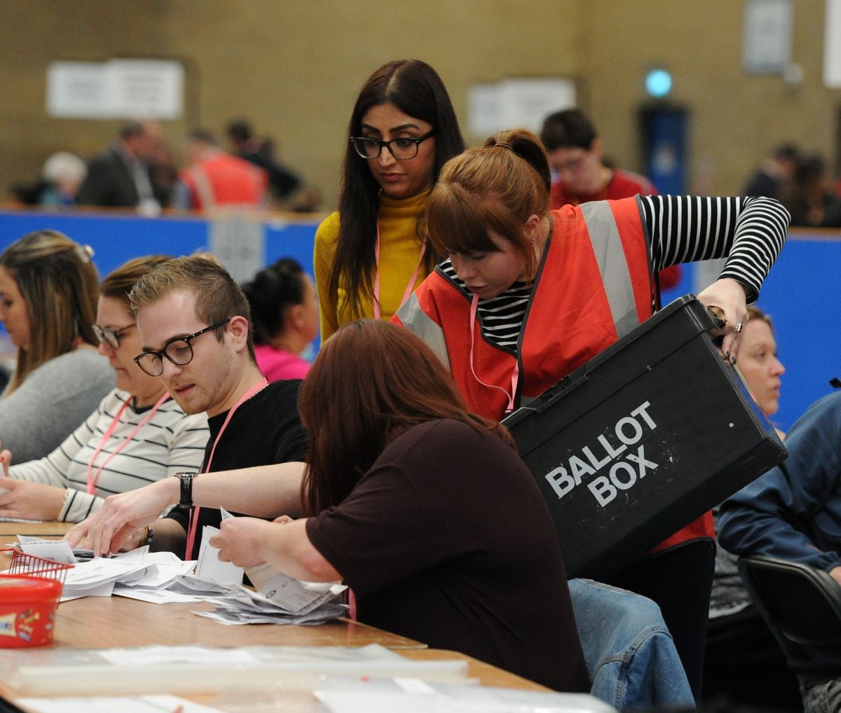 Votes are counted at Aldersley Leisure Village