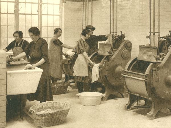 Heath Town Baths washing machines in action