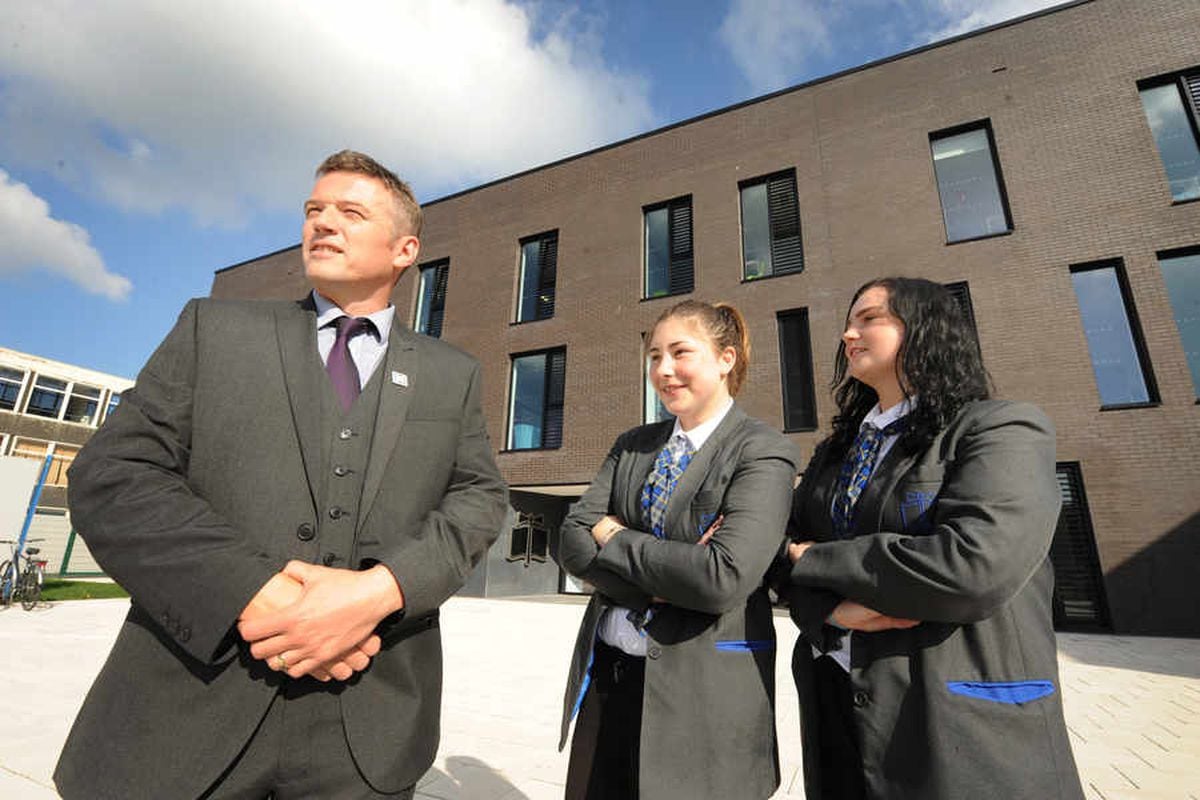 New Wolverhampton school building gets top class rating | Express & Star