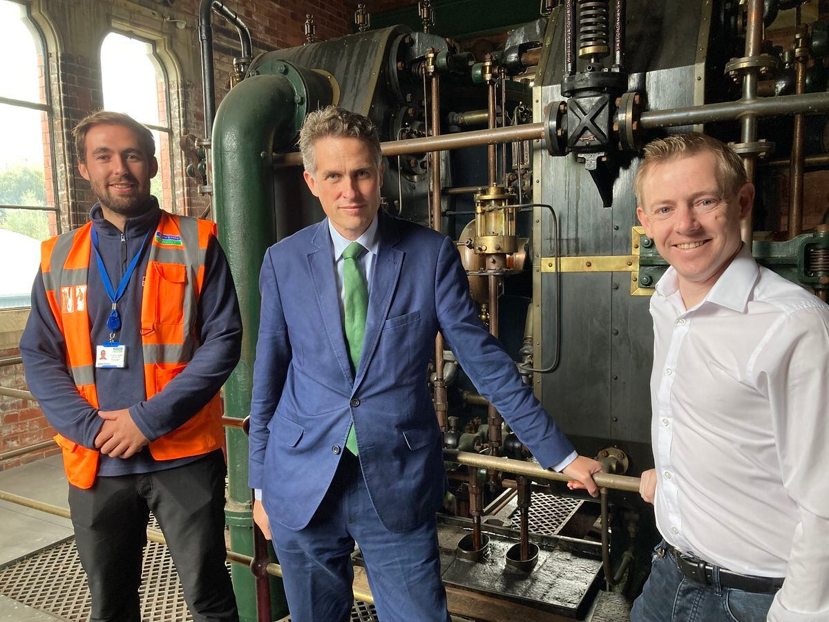  Sir Gavin Williamson and Councillor Dan Kinsey met with representatives from Severn Trent
