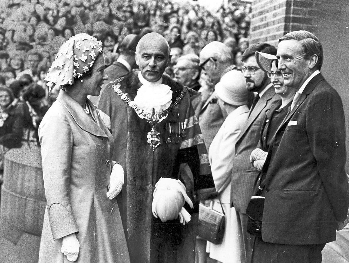 The Queen had a chat with Dudley East MP John Gilbert and his wife during her royal visit to the borough in July 1977