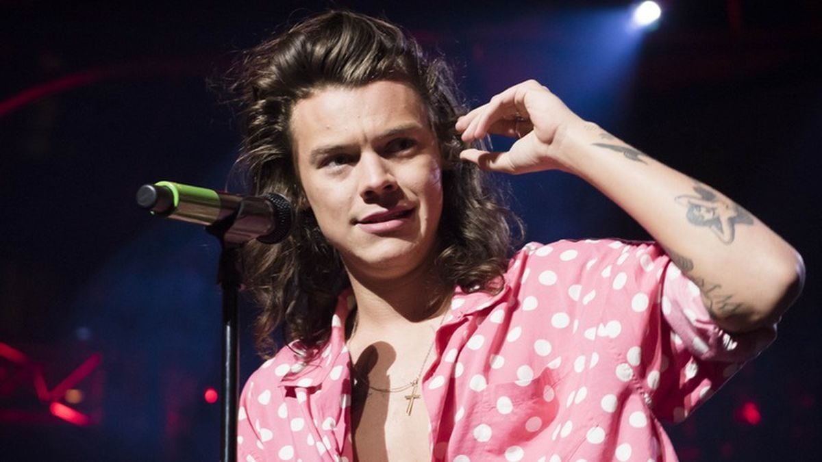 Harry Styles 'gives birth' to first solo single Sign Of The Times ...