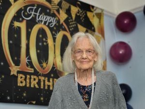 WALSALL PIC MNA PIC  DAVID HAMILTON PIC EXPRESS AND STAR 27/09/22 Celebrating her 100th birthday Eileen Morris, at Inglewood Residential Home, Willenhall..