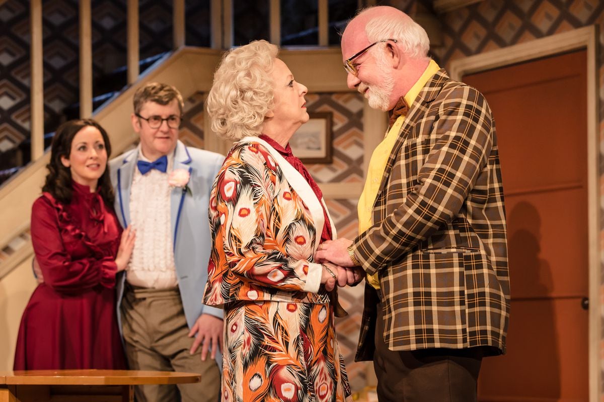 Sarah Earnshaw as Betty, Joe Pasquale as Frank Spencer, Susie Blake as Mrs Fisher & Moray Treadwell as Mr Luscombe in Some Mothers Do 'Av 'Em. Picture by: Scott Rylander