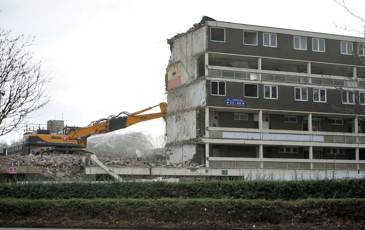Flats no more – the building in Chervil Rise is pulled down