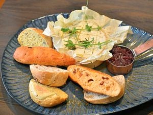 Caring is sharing – the baked camembert with chutney