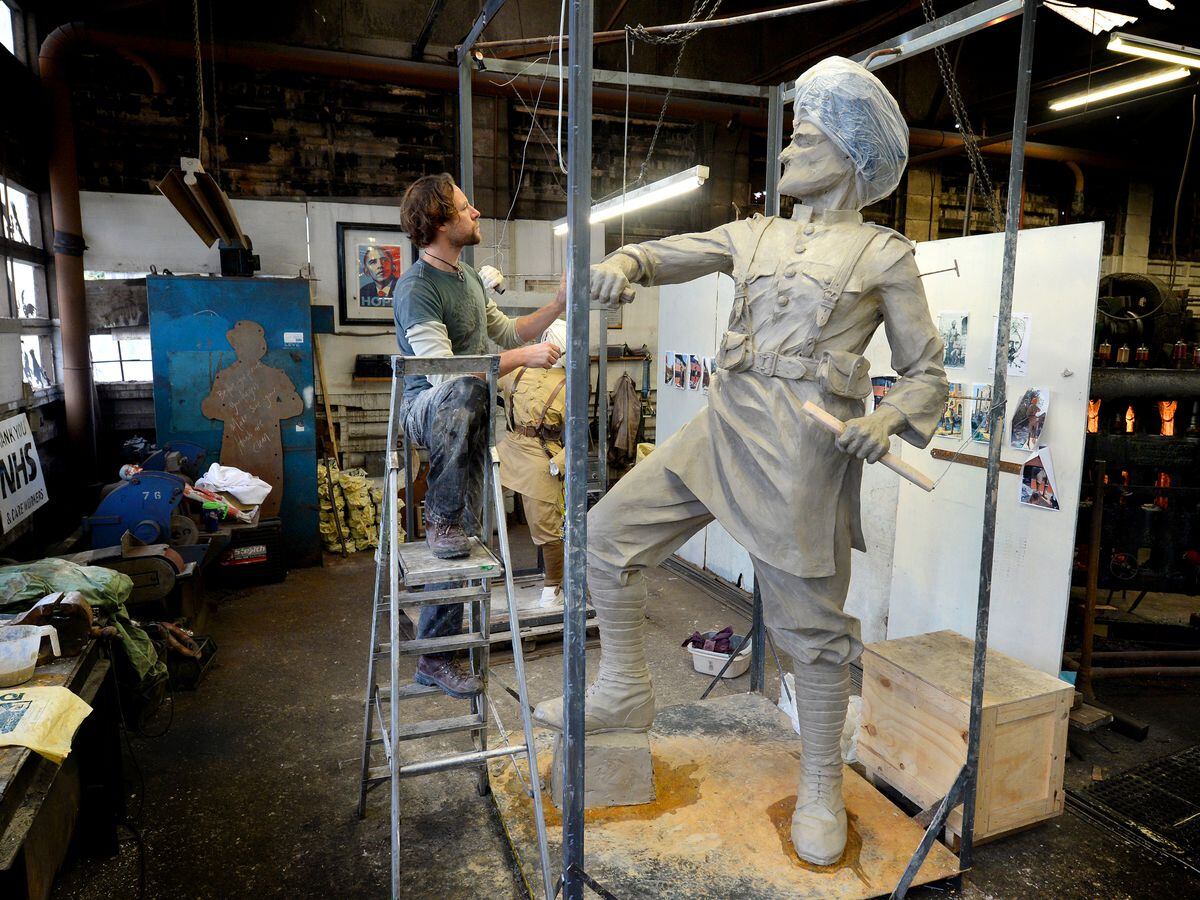 Artist Luke Perry has begun work on a new statue destined for Wednesfield