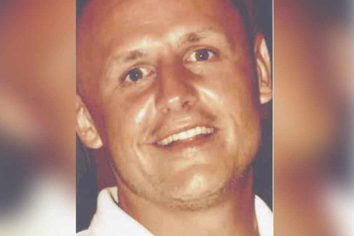 Body found in search for missing man Simon Evans