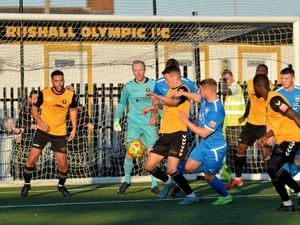 SPORT COPYRIGHT TIM STURGESS EXPRESS AND  STAR...... 12/11/2022  Match action from Rushall Olympic ( Yellow)  v Stourbridge ( Blue) in the Southern League Central Premier Division.Pictured, Rushall keeper Jacob Weaver..