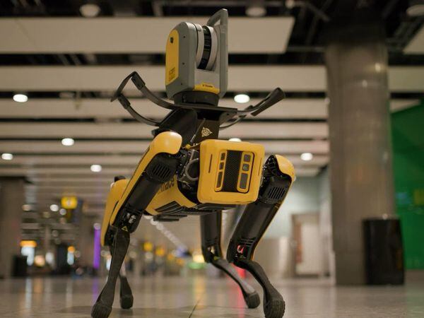 Heathrow Airport employs Dave the robot dog