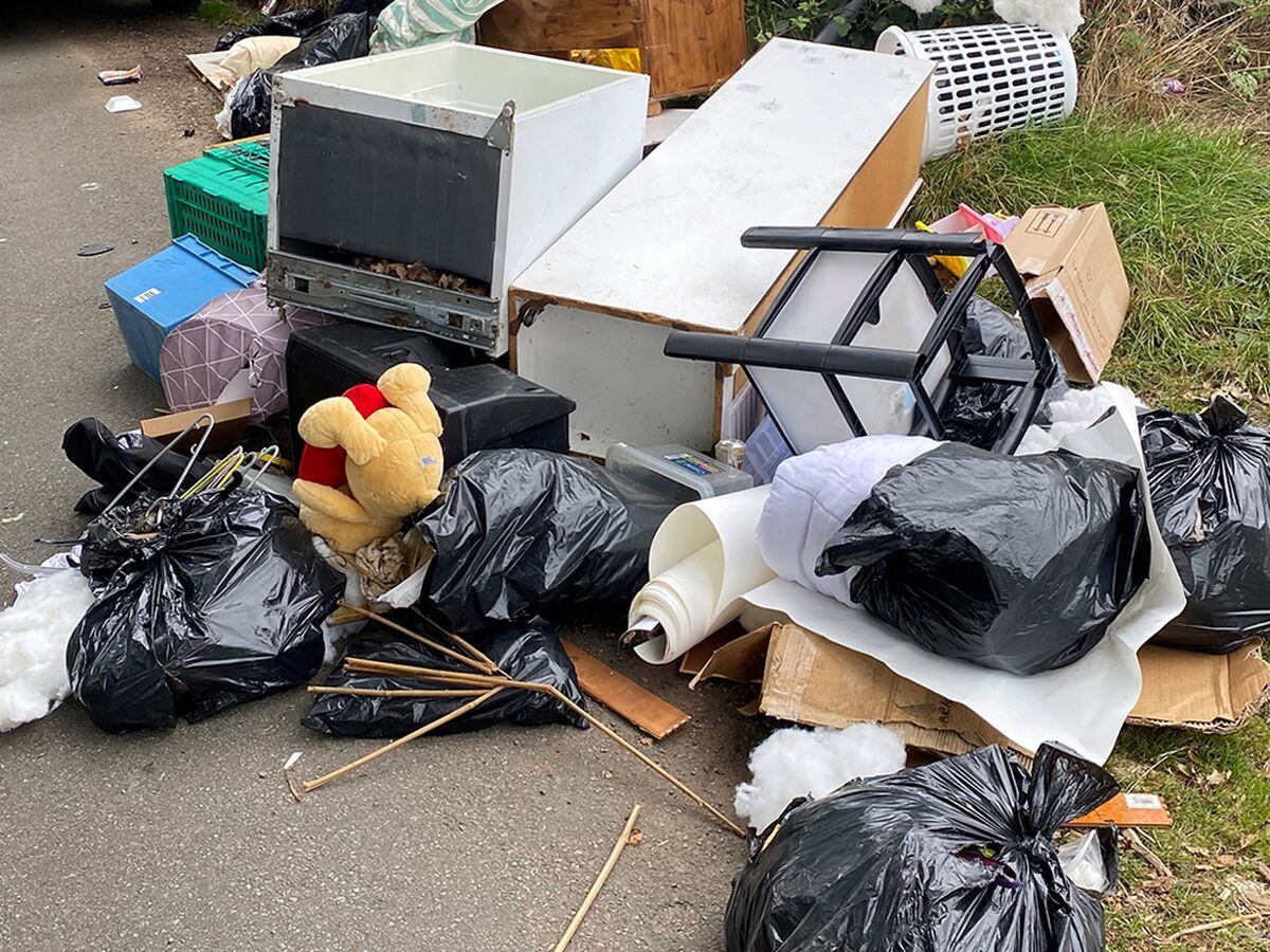 Rubbish dumped in Little Pipe Lane, Chorley