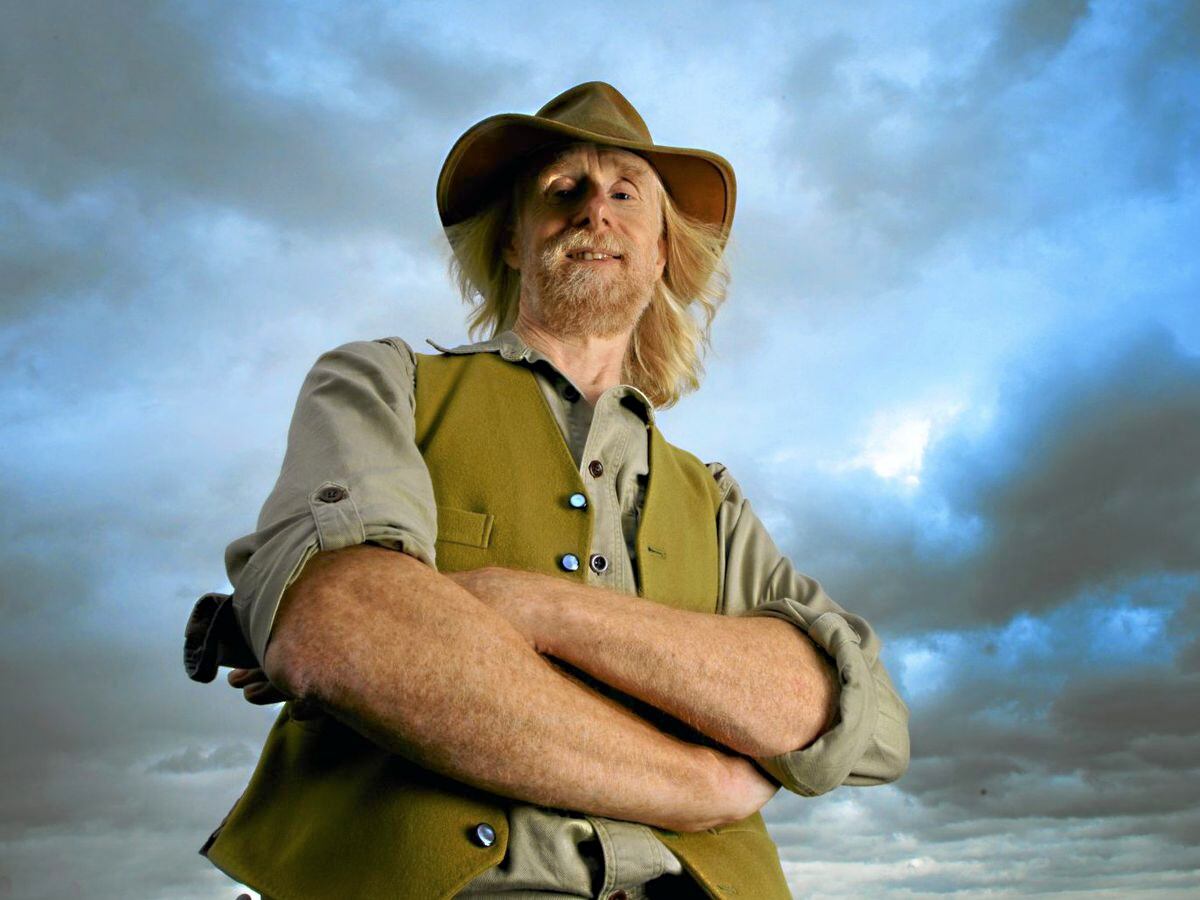 Mark O'Shea has presented his own Animal Planet/Discovery Channel series O'Shea's Big Adventure