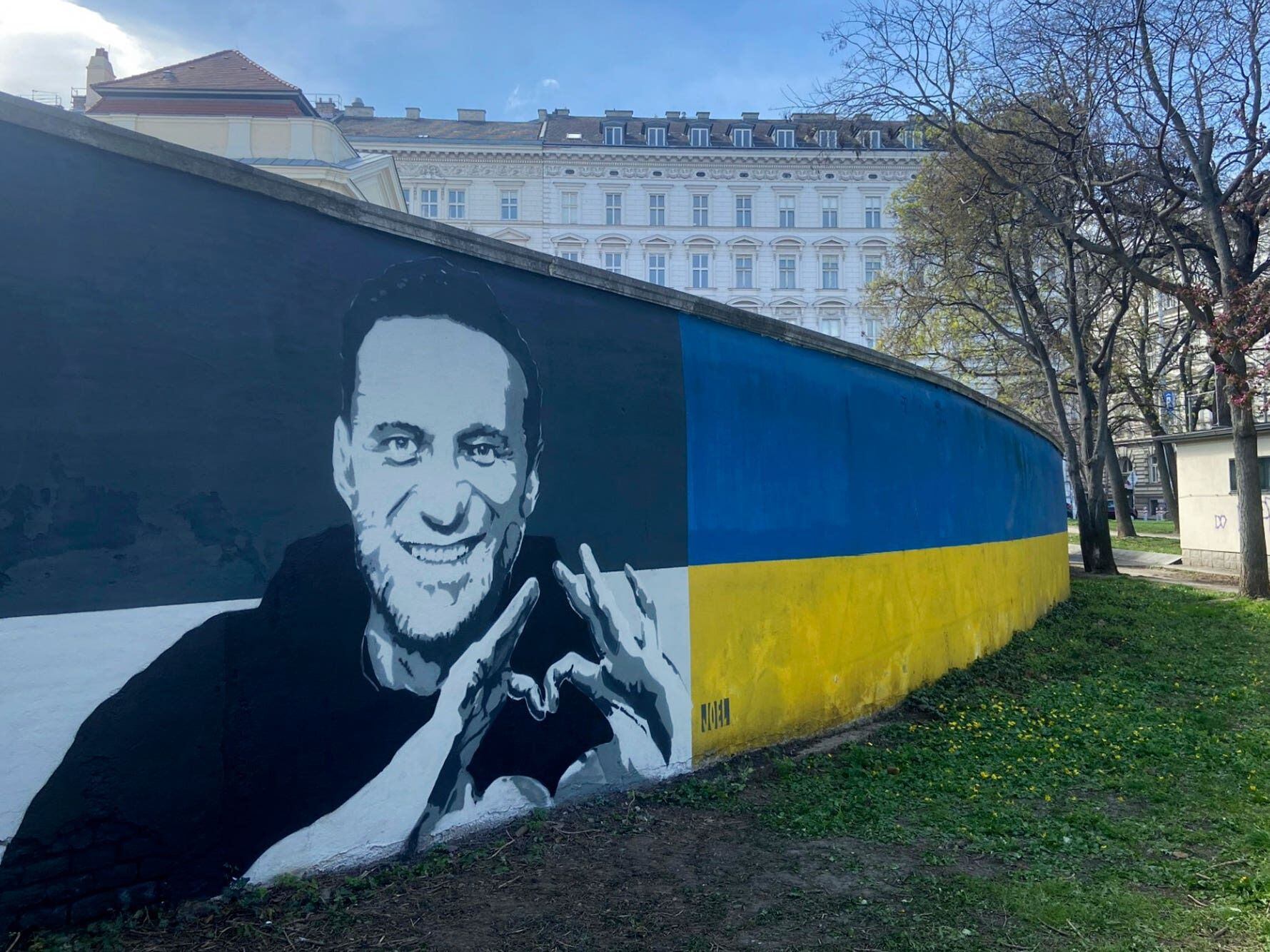 Portraits of Alexei Navalny unveiled next to Soviet soldier monument in Vienna