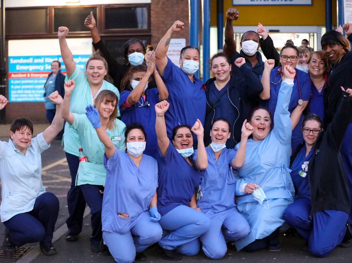 Our NHS heroes at Sandwell Hospital enjoy the Clap for key Workers campaign last night. Image: John Kennett/@KennettPhoto
