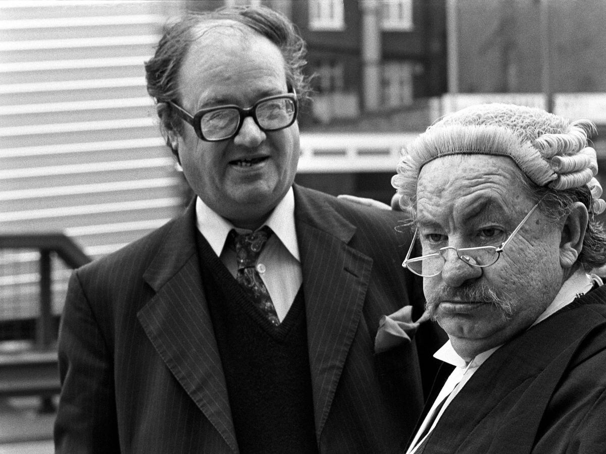 File photo dated 20/03/1978 of John Mortimer, the playwright Q.C., and author of "Rumpole of the Bailey", who was portrayed by actor Leo McKern (right). Writer Sir John Mortimer, has died, his publisher Viking said today. He was 85. PRESS ASSOCIATION Photo. Issue date: Friday January 16, 2009. See PA story. Photo credit should read: PA Wire