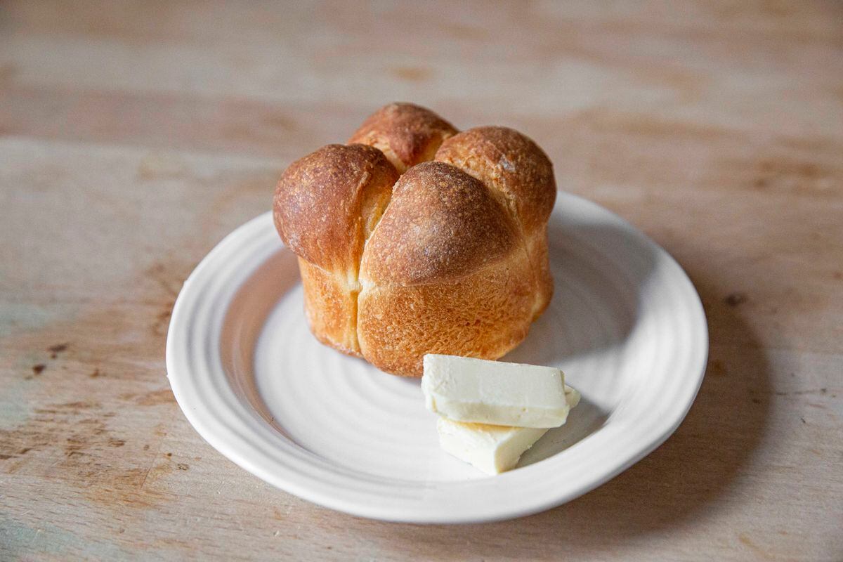 Japanese milk loaf with garlic butter