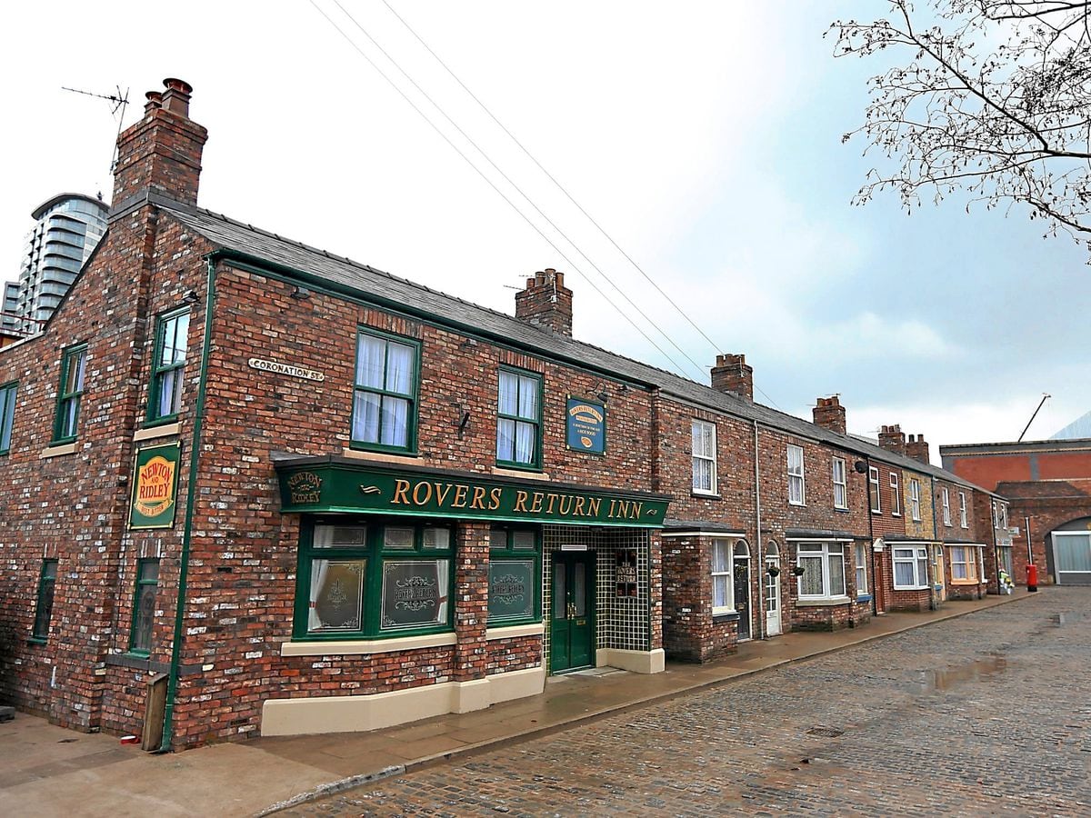 The Coronation Street star will be appearing in Wednesbury next month