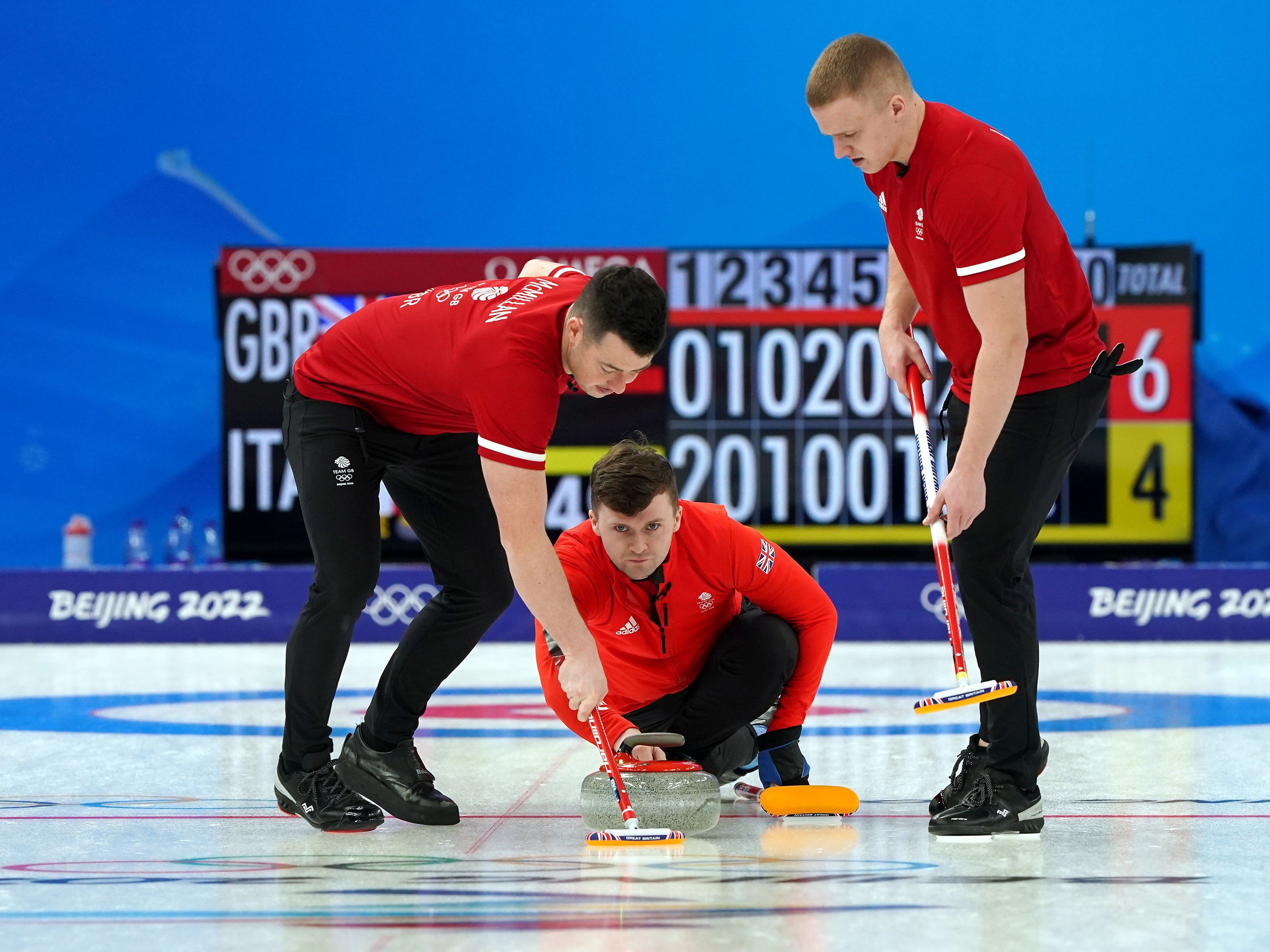 Contrasting fortunes for GB’s men and women as team curling round-robins begin