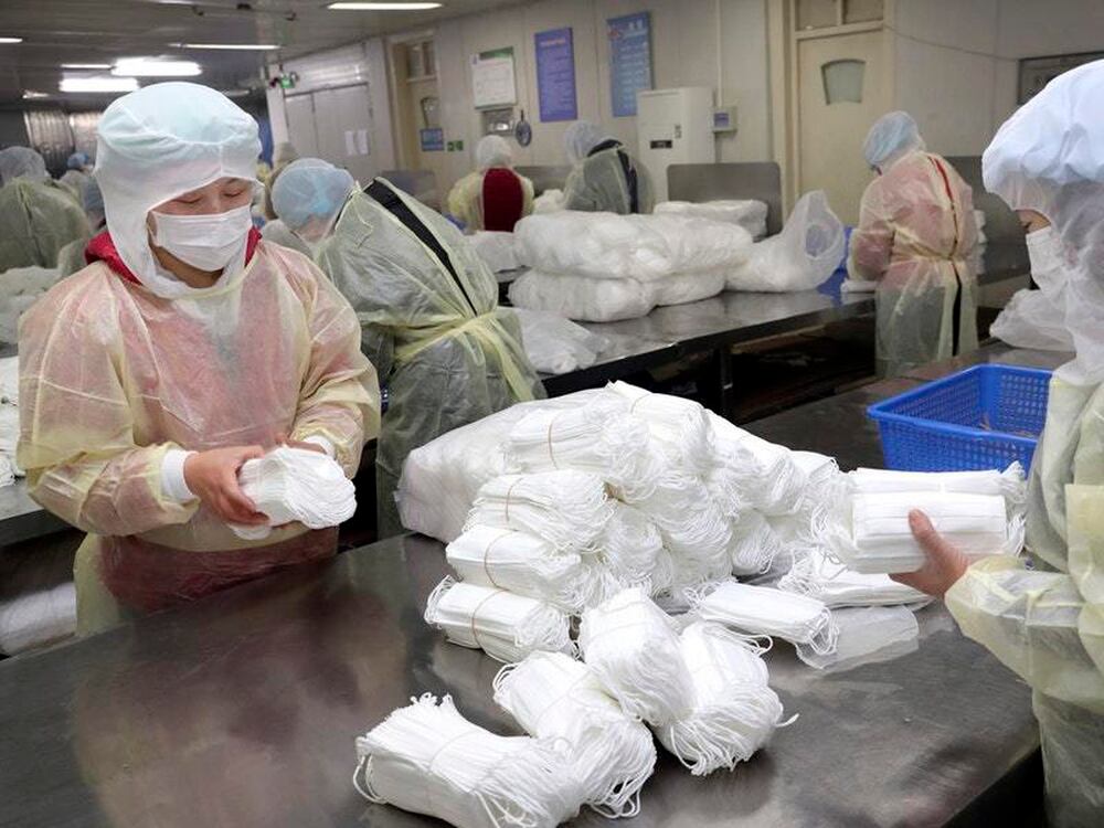 China Extends New Year Holiday To Contain Coronavirus As Death Toll Rises Express Star