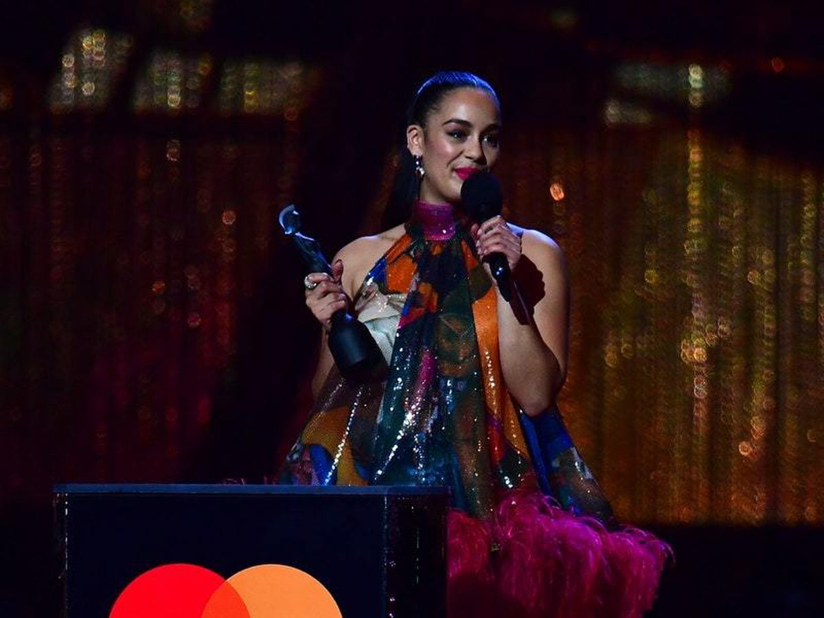 Fans reckon Jorja Smith just had ‘Adele moment’ at the Brits | Express ...
