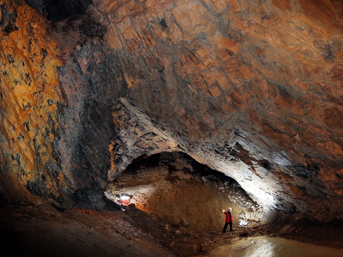 The spectacular caves at Wrens Nest