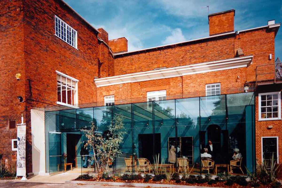 Broadfield House Glass Museum to close after 35 years