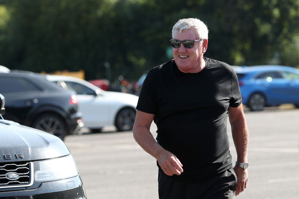 Steve Bruce looks casual as the Baggies squad return to training (Photo by Adam Fradgley/West Bromwich Albion FC via Getty Images).