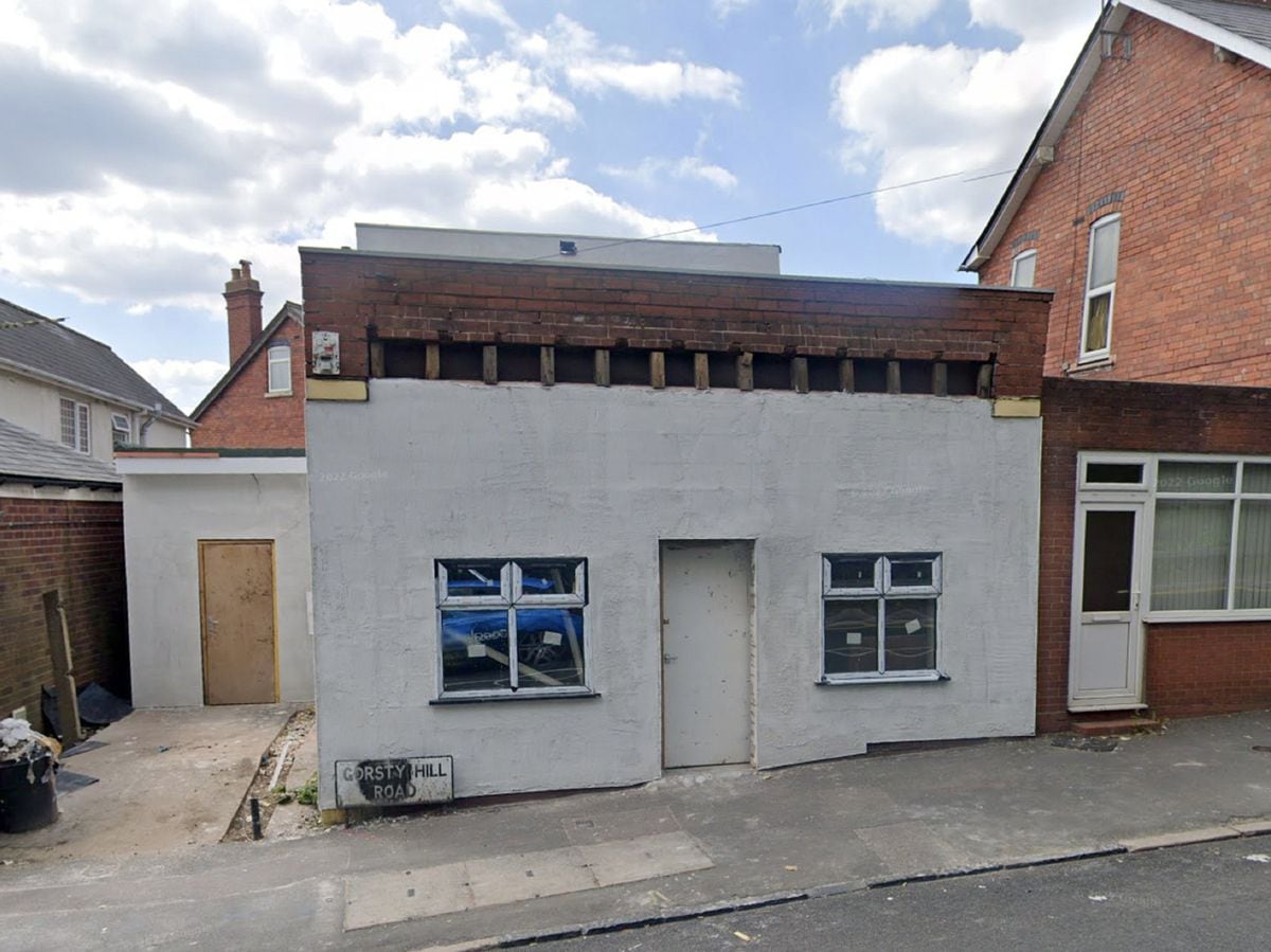 Move to turn former fancy dress shop into flats is approved - 18 months after work was carried out