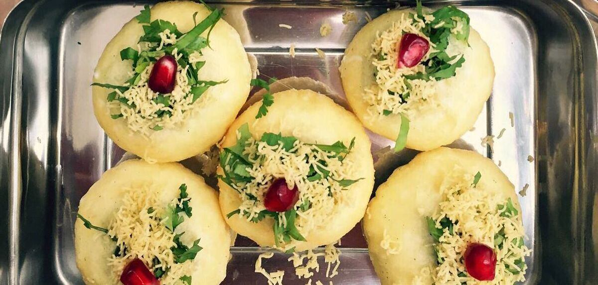 Flavour bomb – yoghurt chat bombs filled with chickpeas, spiced yoghurt, tamarind and coriander