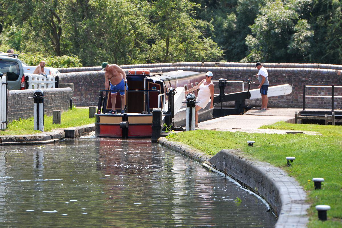 The Staffordshire & Worcestershire Canal, at Greensforge Lock, Ashwood Lower Lane