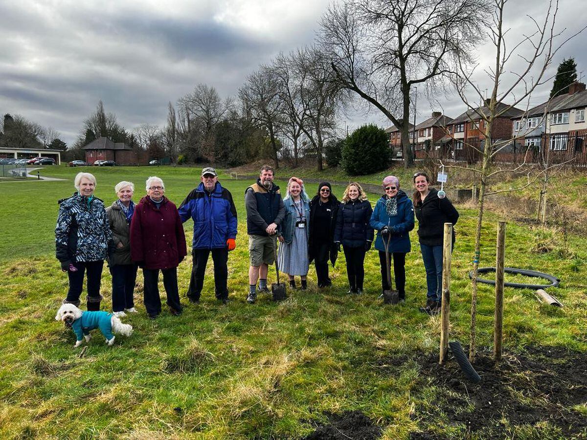 Representatives from the Friends of Silver Jubilee Park and Just Straight Talk charity planting trees as part of the Queen’s Green Canopy to mark the Platinum Jubilee. 