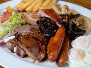 DUDLEY COPYRIGHT EXPRESS&STAR TIM THURSFIELD 10/11/19
Pics at Saltwells Inn, Brierley Hill, for food review.
Mega mixed grill.
FOOD REVIEW PICS
