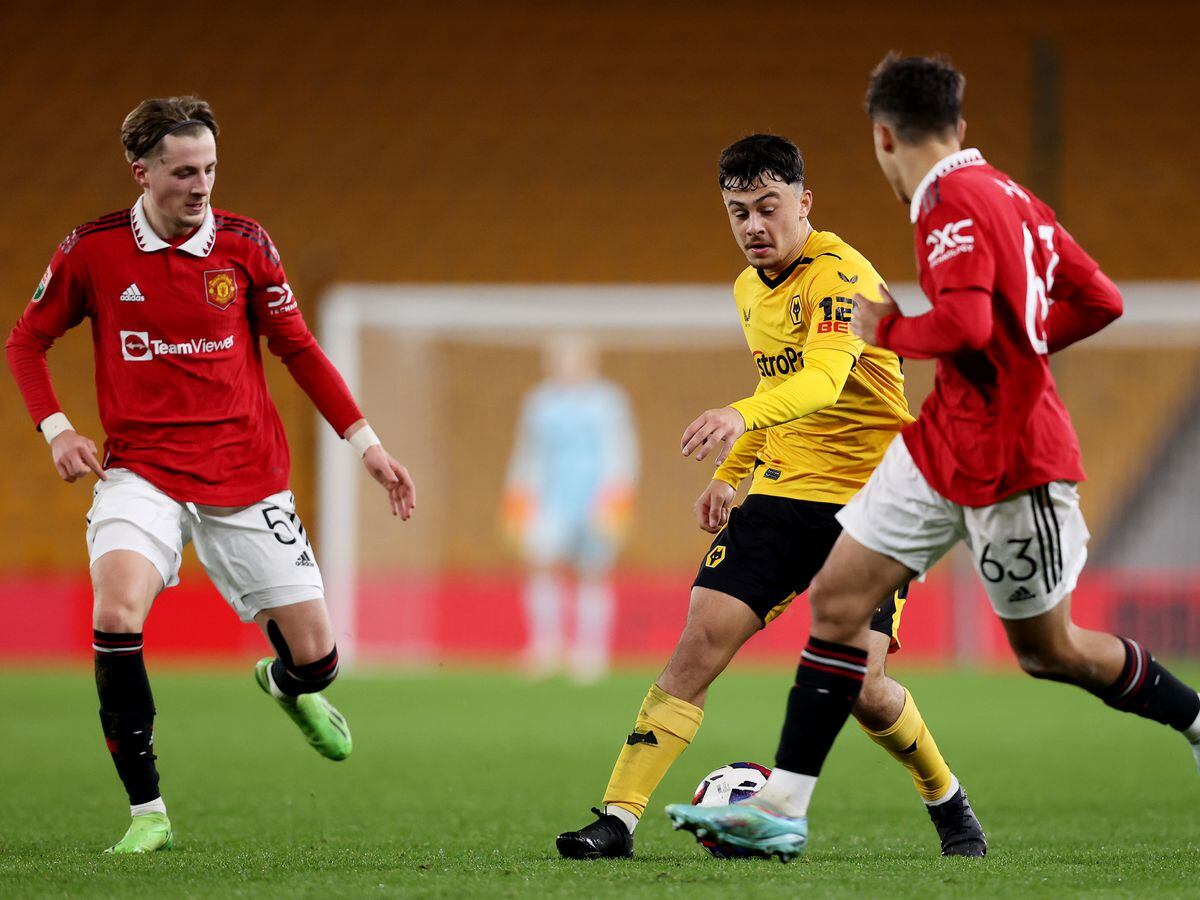 Dylan Scicluna of Wolverhampton Wanderers runs with the ball during the Papa John's Trophy match between Wolverhampton Wanderers U21 and Manchester United U21 at Molineux on November 22, 2022 in Wolverhampton, England. (Photo by Jack Thomas - WWFC/Wolves via Getty Images).