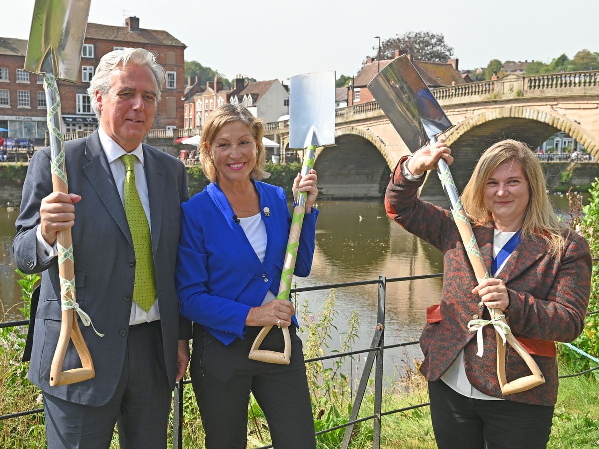 Mark Garnier, Rebecca Pow and Emily Bourne get ready to break ground on the new flood defence