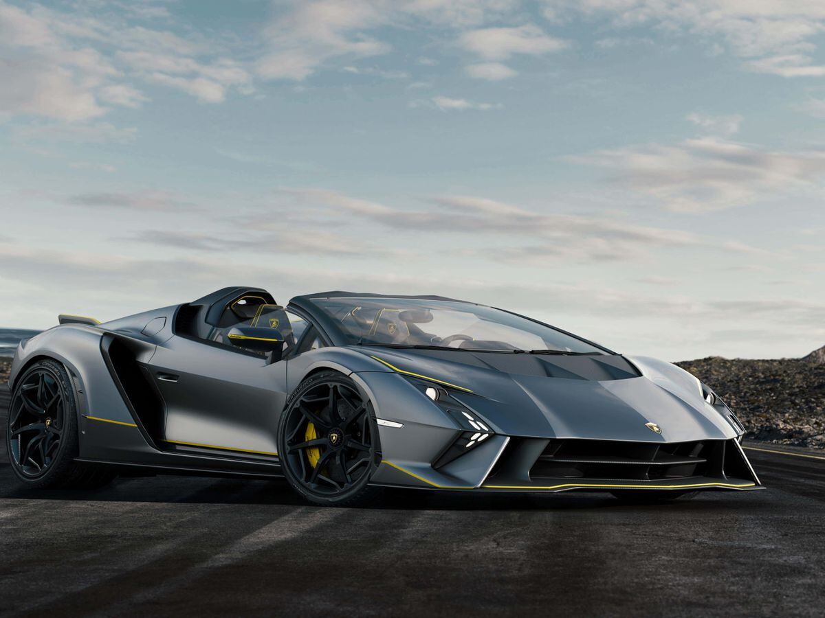Lamborghini bids V12 engine farewell with pair of new supercars | Express &  Star