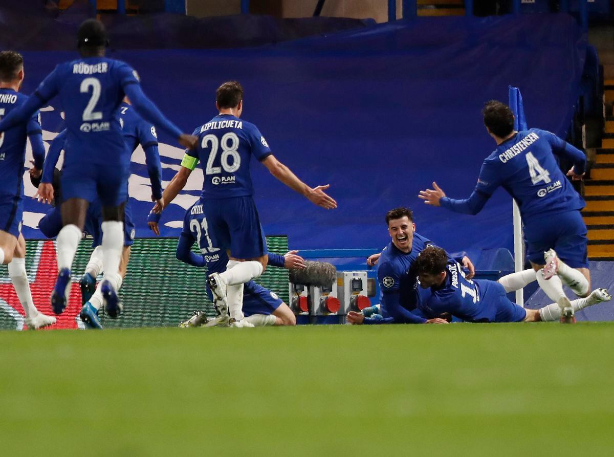 Chelsea's Mason Mount, center, celebrates with his teammates