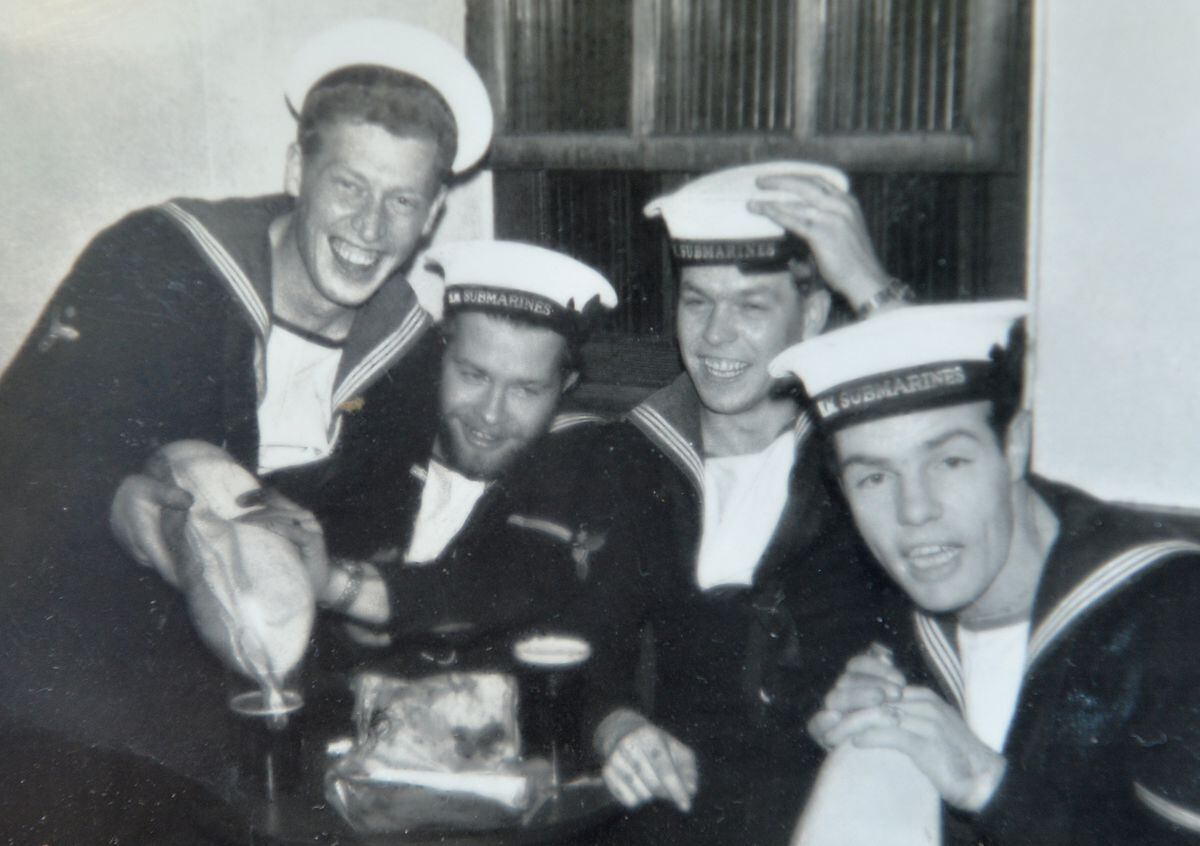 Tom Cartwright, pictured second left, in 1963